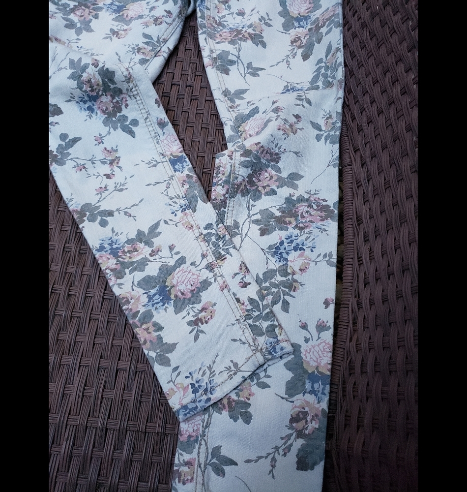 Almost Famous Floral Jeans, 9 ADORABLE!
